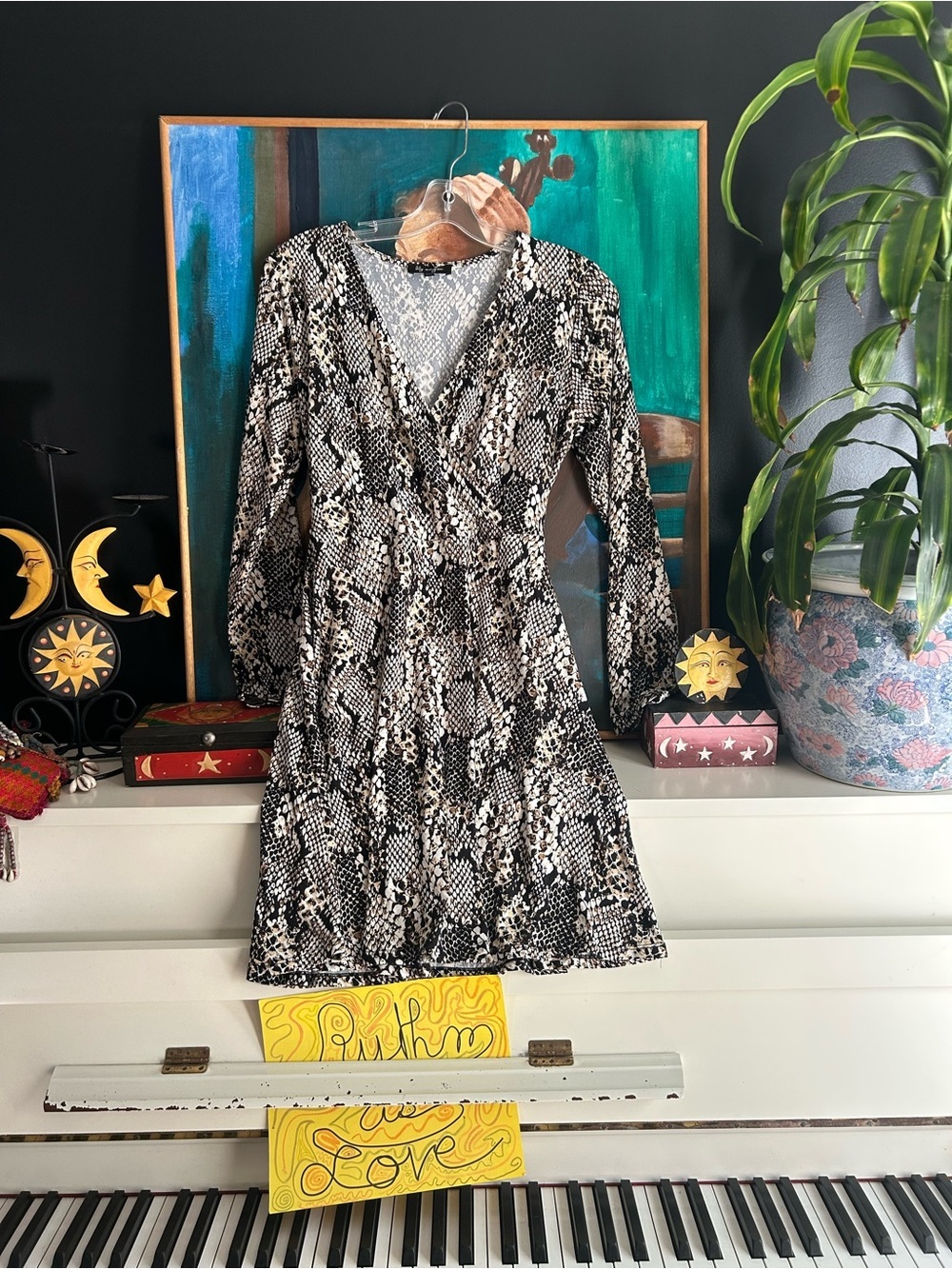 Lily Morgan Snake Print Wrap Dress Women’s Medium Long Sleeve Stretch Mini Dress